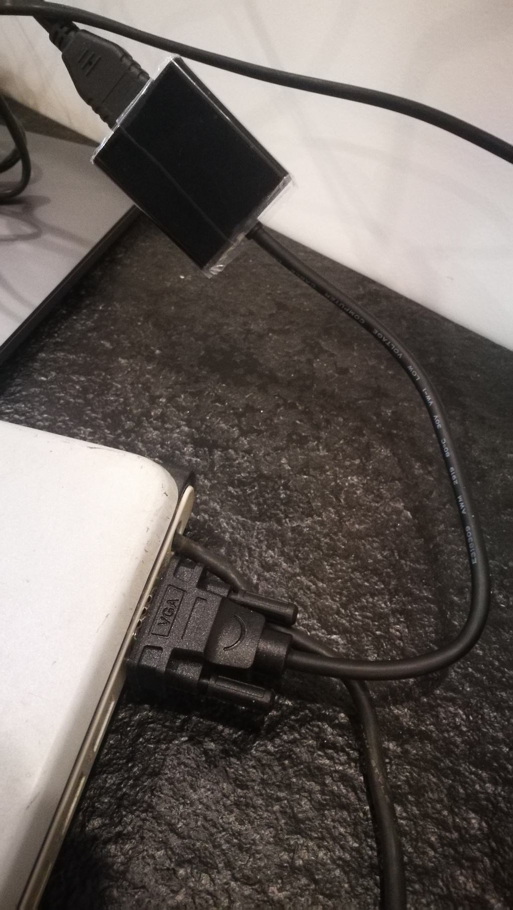 绿联 VGA 转 HDMI 线